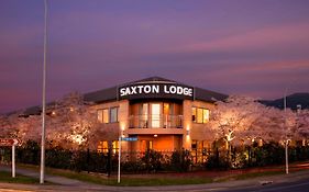 Saxton Lodge